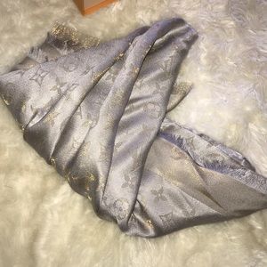 Louis Vuitton Greige monogram shine shawl